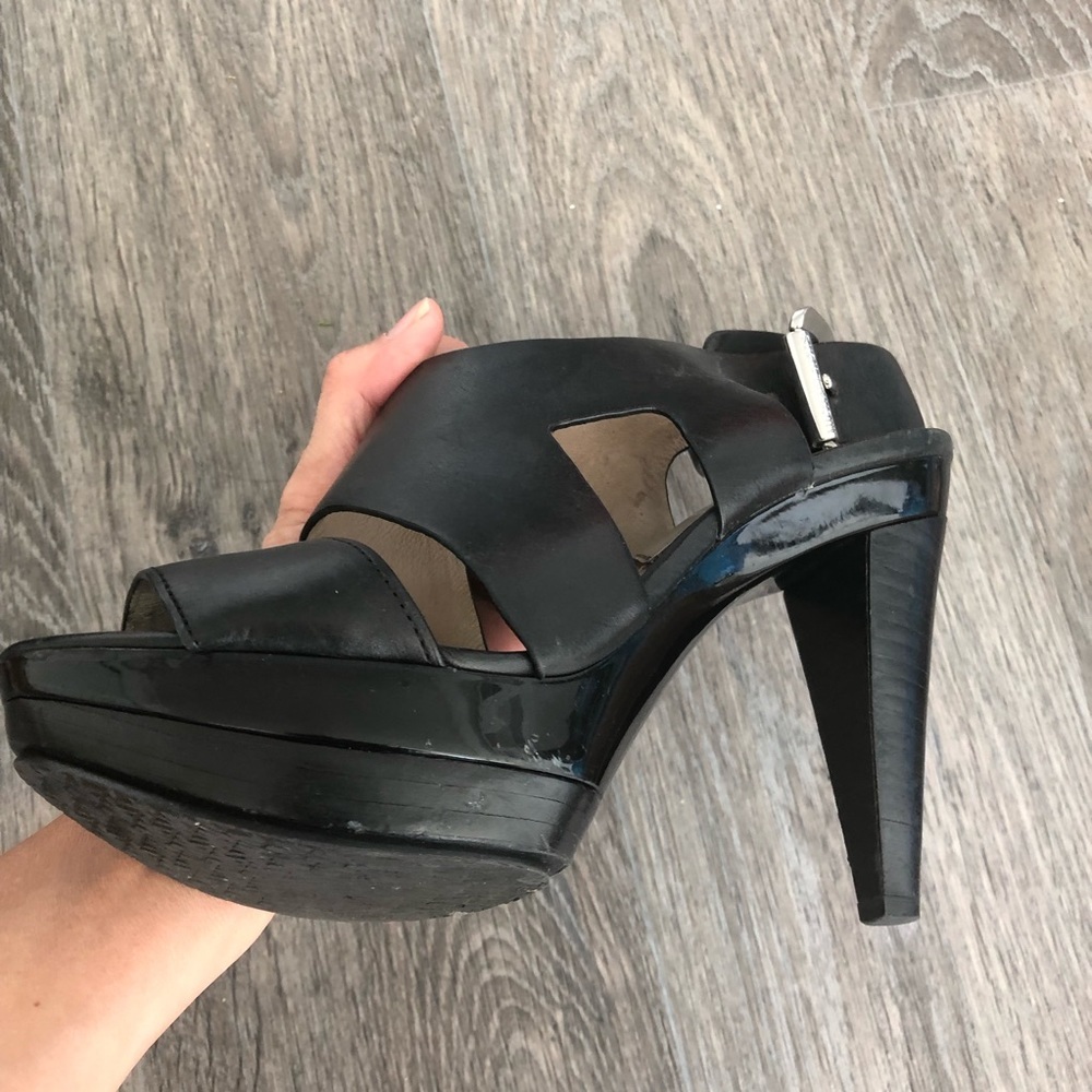 Michael Kor platform leather sandals - Picture 6 of 8